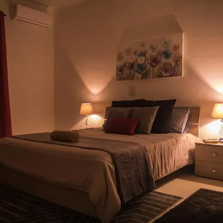 Comfy Flat In The Heart Of Qawra *